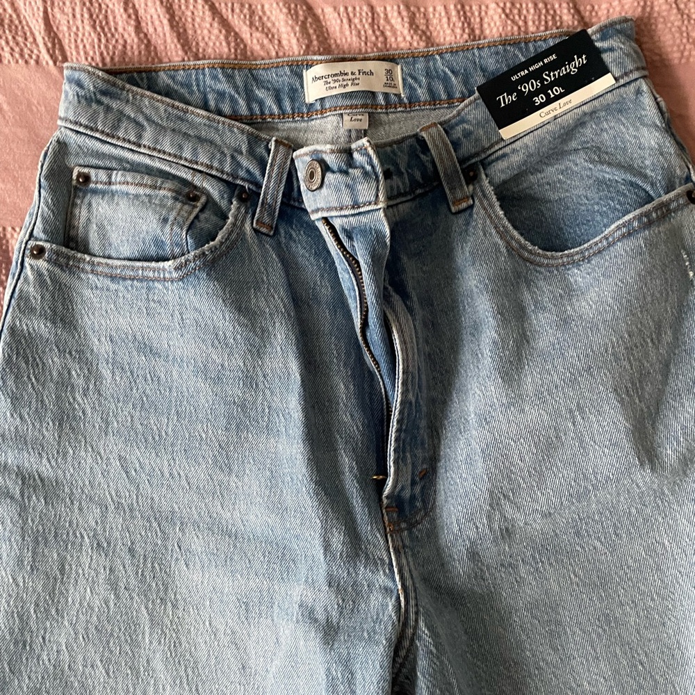 NWT Abercrombie Jeans- The 90s Straight Sz 30 (10) Curve Love